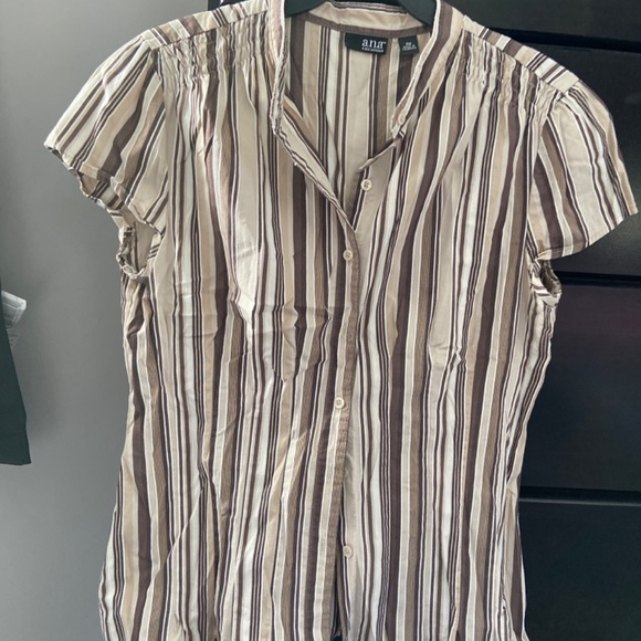 Ladies Top - Picture 2 of 2